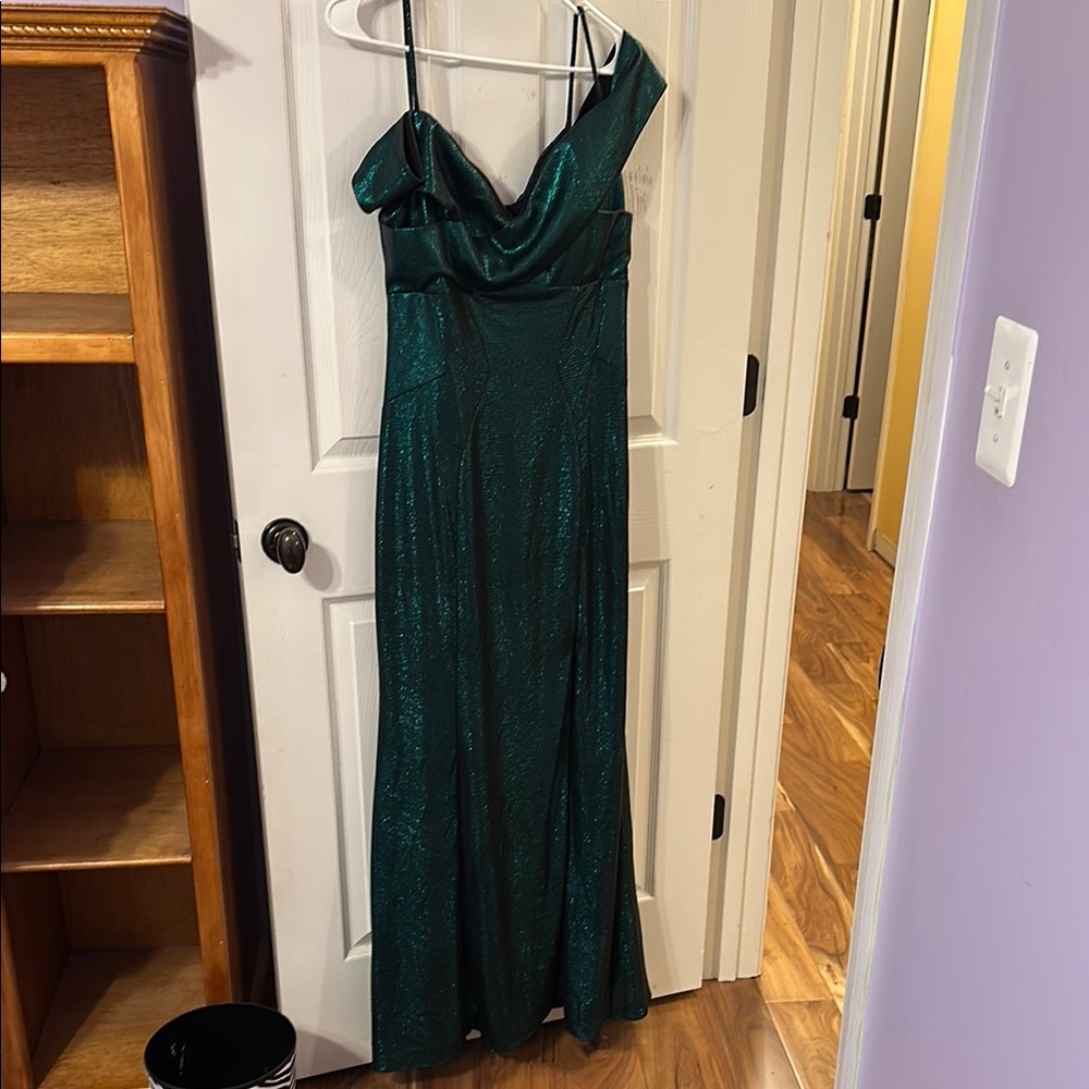 Elegant Green Evening Dress